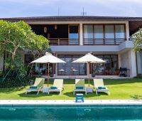 Вилла Aiko, Вилла из сада